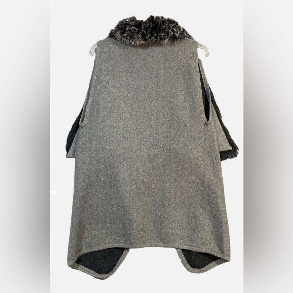 Sioni•size S/M•Shawl Vest•Faux-Fur Collar Size - Picture 3 of 8